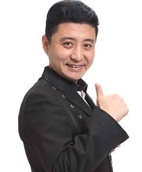 周炜